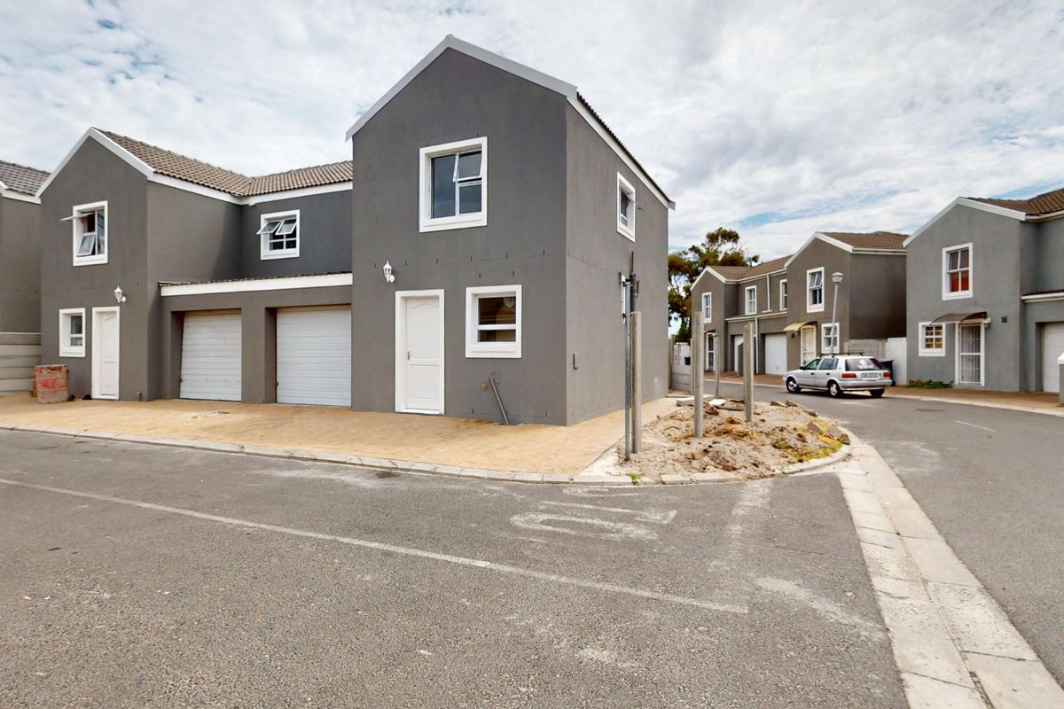 Modern 3-Bedroom Duplex in Secure Estate Living Setting - Photo 3