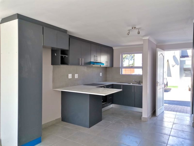 Modern 3-Bedroom Duplex in Secure Estate Living Setting - Photo 10