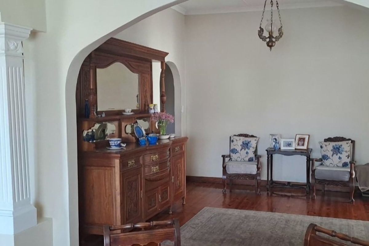 Beautiful family home up for Grabs!  - Photo 5
