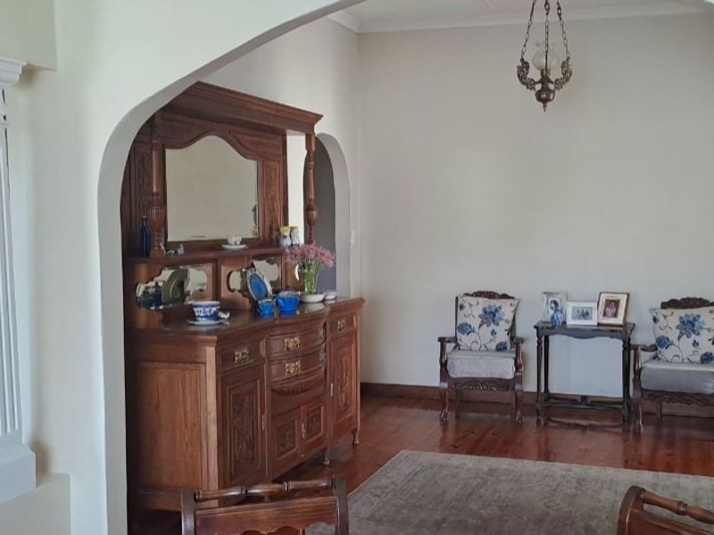 Beautiful family home up for Grabs!  - Photo 5