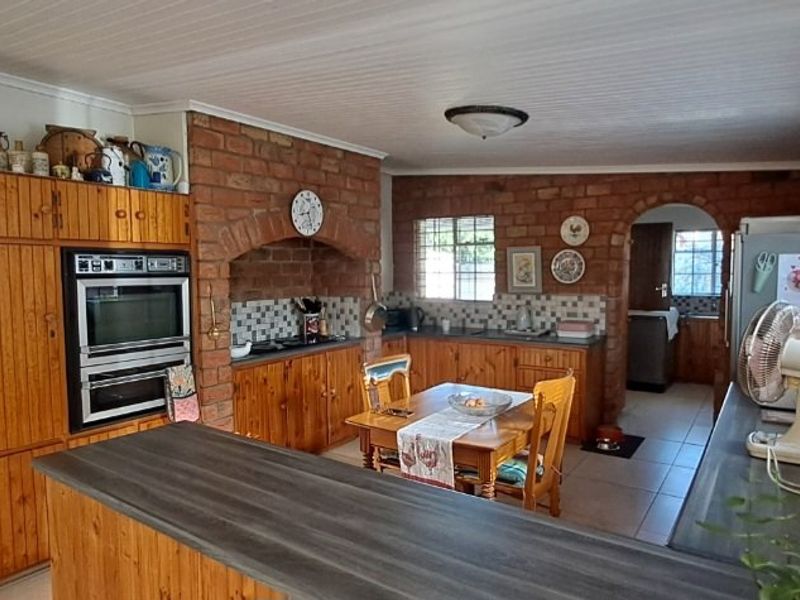 Beautiful family home up for Grabs!  - Photo 10