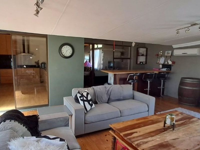 Big Family Home up for grabs! - Photo 9