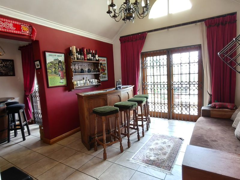 Stunning Family Home In Sought After Area - Photo 8