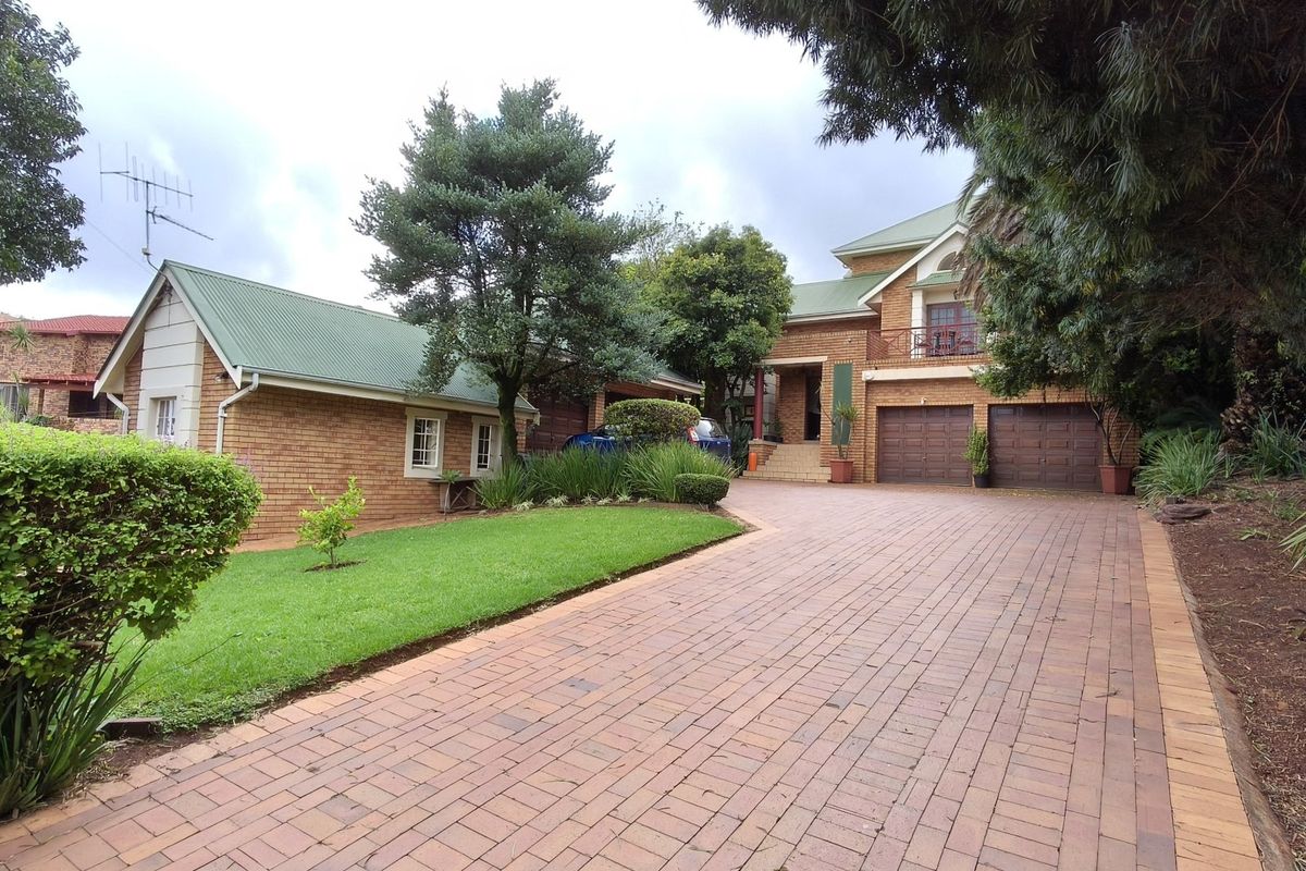 Stunning Family Home In Sought After Area - Photo 2