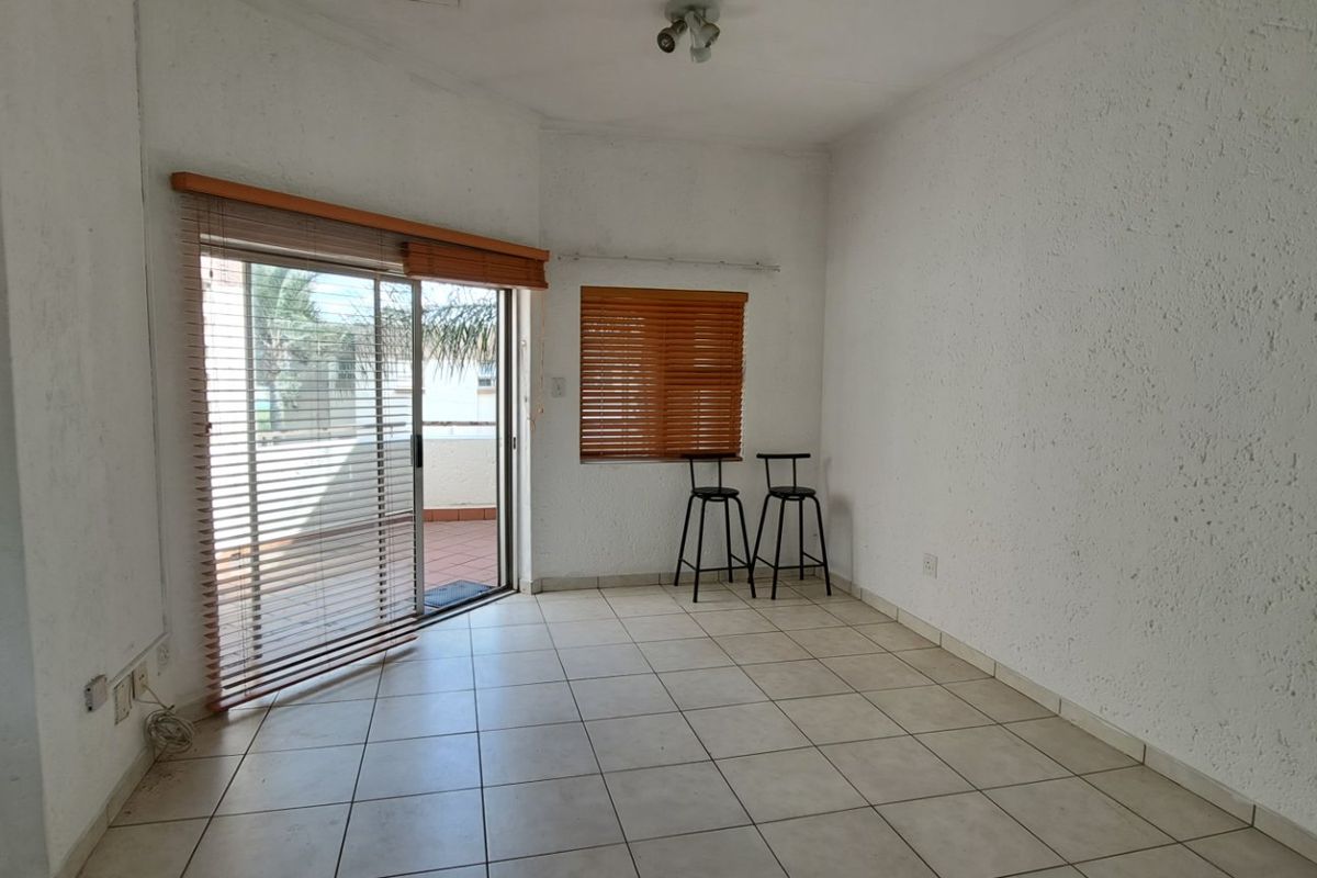 Renovated Apartment in the Heart of Bedfordview - Photo 5