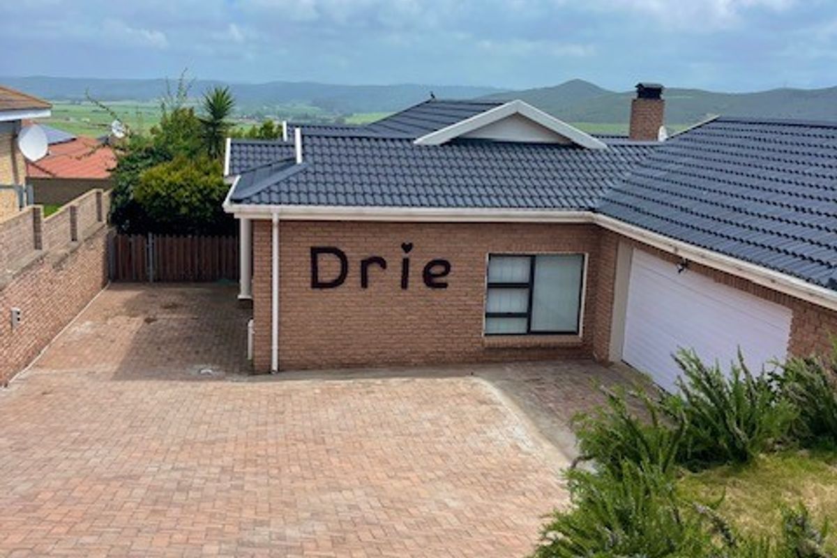 stunning 3 bedroom rental house in reebok. - Photo 4