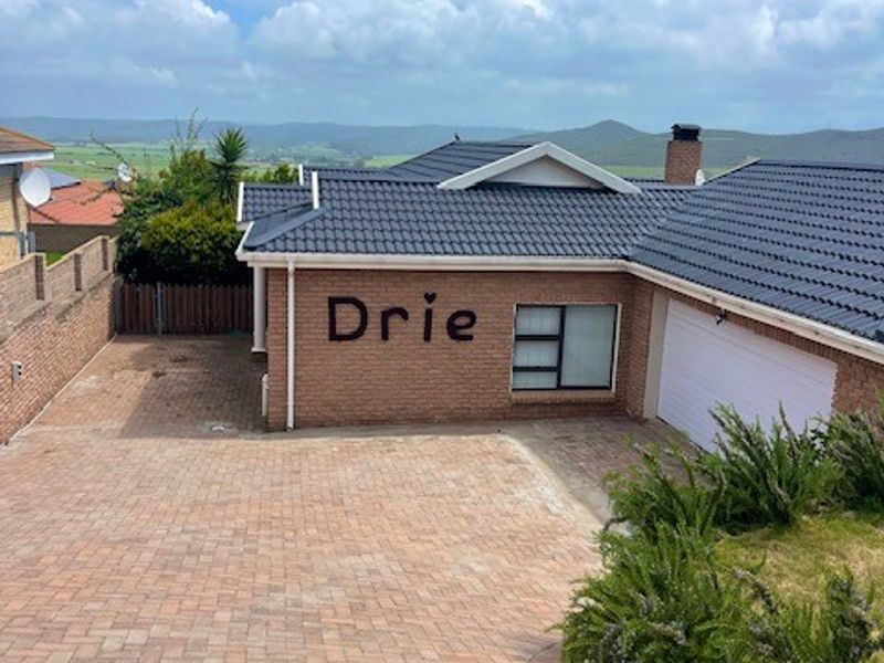 stunning 3 bedroom rental house in reebok. - Photo 4