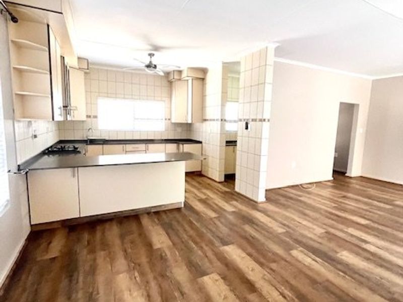 stunning 3 bedroom rental house in reebok. - Photo 8