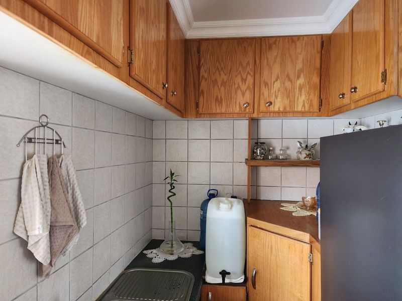 2 BEDROOM TOWNHOUSE IN DORINGKRUIN - Photo 10