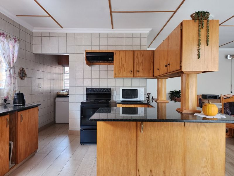 2 BEDROOM TOWNHOUSE IN DORINGKRUIN - Photo 8