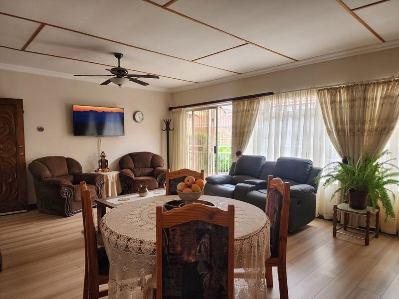 2 BEDROOM TOWNHOUSE IN DORINGKRUIN - Photo 6