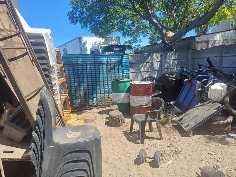 Charming 2-Bedroom House in summer greens - Photo 8