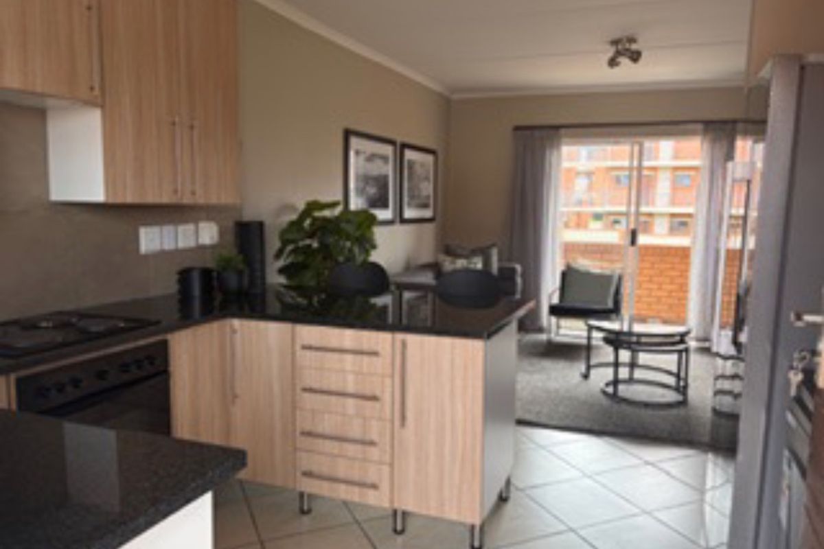 2 bedroom, 1 bathroom Apartment on the 1st FLOOR within Sagewood estate  - Photo 5