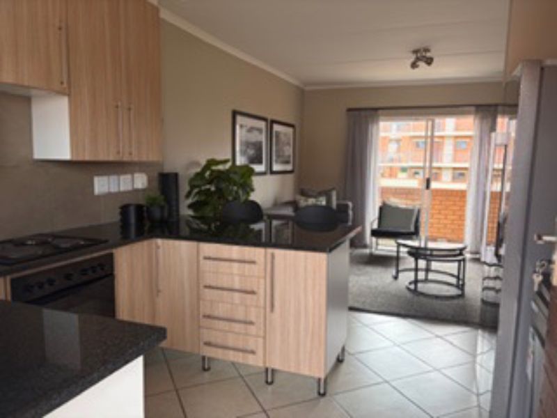 2 bedroom, 1 bathroom Apartment on the 1st FLOOR within Sagewood estate  - Photo 5