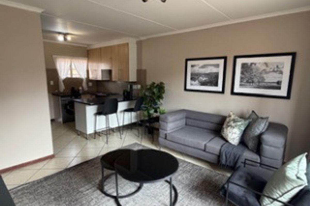 2 bedroom, 1 bathroom Apartment on the 1st FLOOR within Sagewood estate  - Photo 2