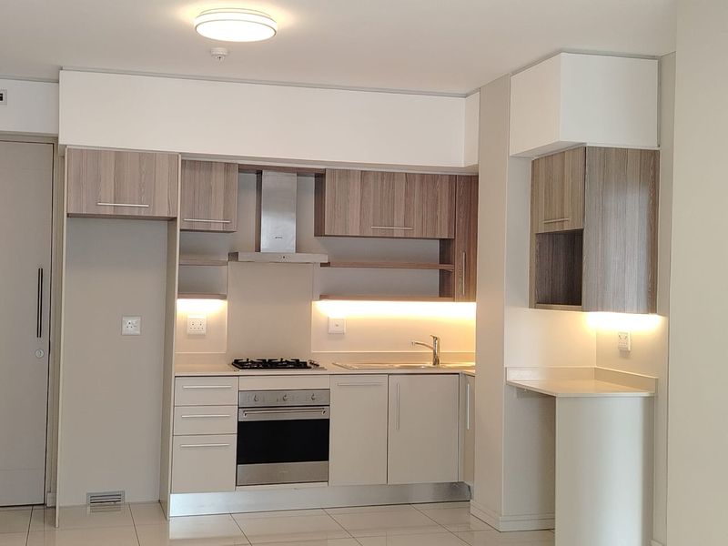 Elegant 2 Bedroom Apartment for sale in Rosebank, Sandton  - Photo 5
