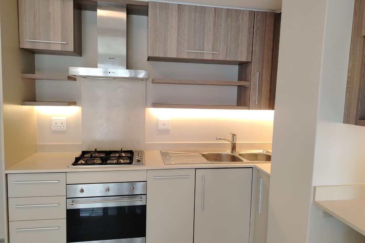 Elegant 2 Bedroom Apartment for sale in Rosebank, Sandton  - Photo 4