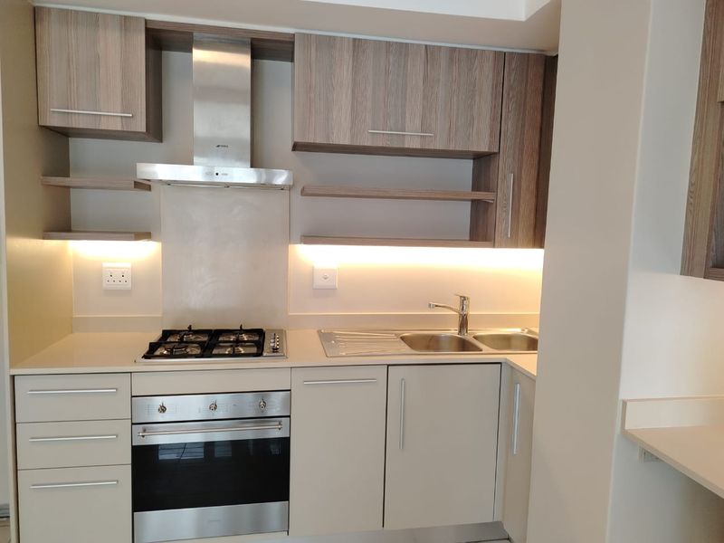 Elegant 2 Bedroom Apartment for sale in Rosebank, Sandton  - Photo 4