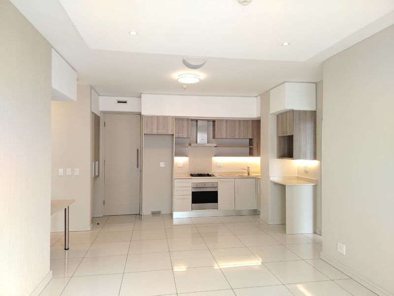 Elegant 2 Bedroom Apartment for sale in Rosebank, Sandton  - Photo 7