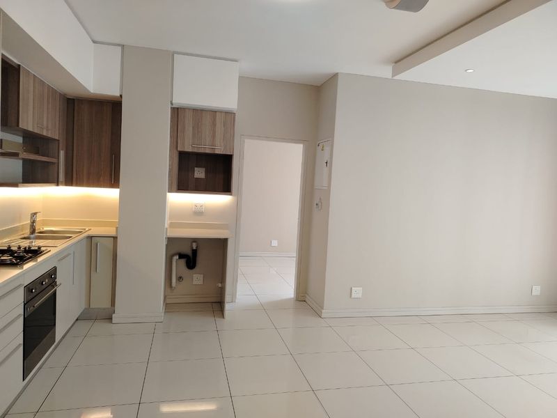 Elegant 2 Bedroom Apartment for sale in Rosebank, Sandton  - Photo 6