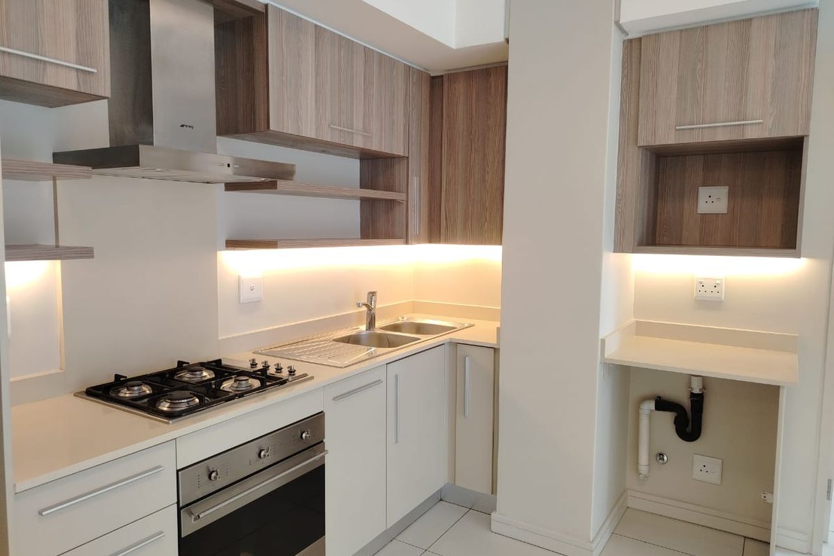 Elegant 2 Bedroom Apartment for sale in Rosebank, Sandton  - Photo 3