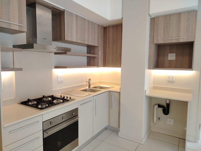 Elegant 2 Bedroom Apartment for sale in Rosebank, Sandton  - Photo 3