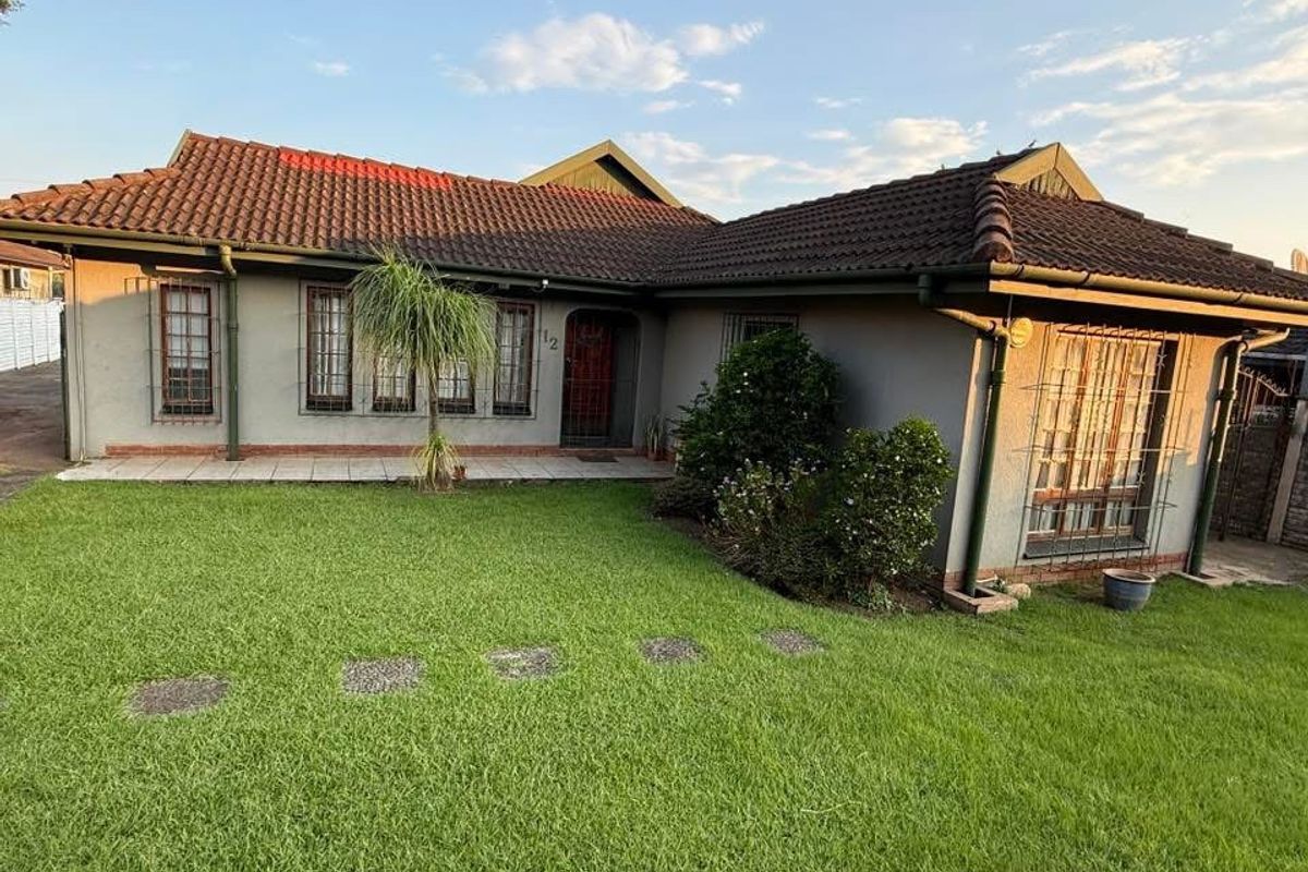 Find your Forever... A Special Place to Hang your Heart... - Photo 2