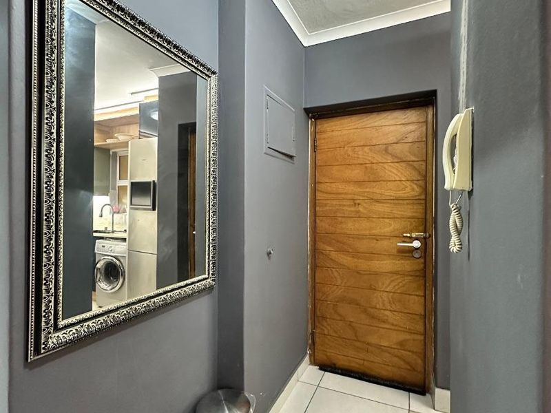 SIMPLY STUNNING!!! AVAILABLE NOW!! - Photo 3