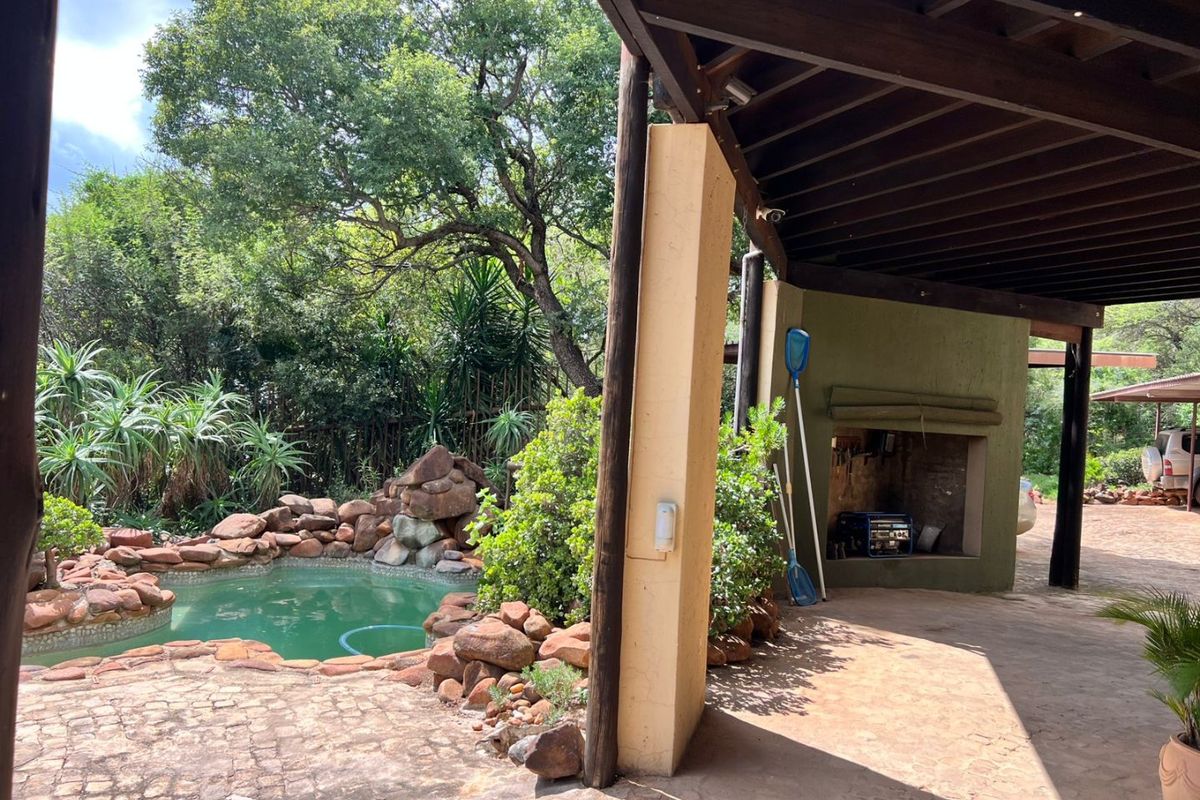 Tranquil Bushveld Living with Exceptional Features – Buffelsdrift Game & Nature Reserve - Photo 2