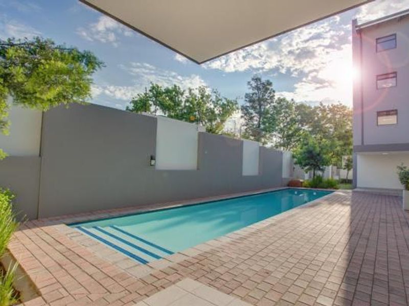 Fully Furnished 1-Bedroom Apartment for Rent , Rivonia, Sandton - Photo 5