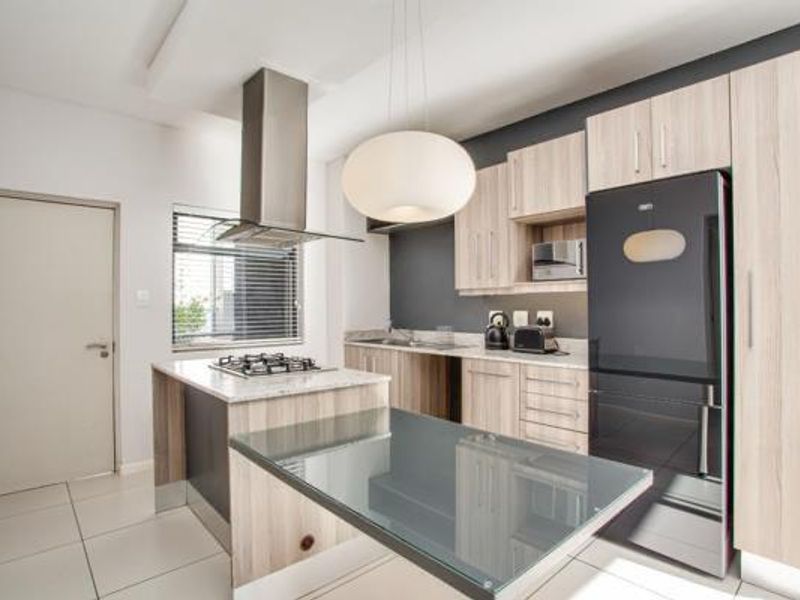 Fully Furnished 1-Bedroom Apartment for Rent , Rivonia, Sandton - Photo 9