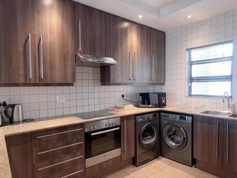 Luxury Fully Furnished 2-Bedroom Groundfloor Apartment To Rent in Bedford Square - Photo 5