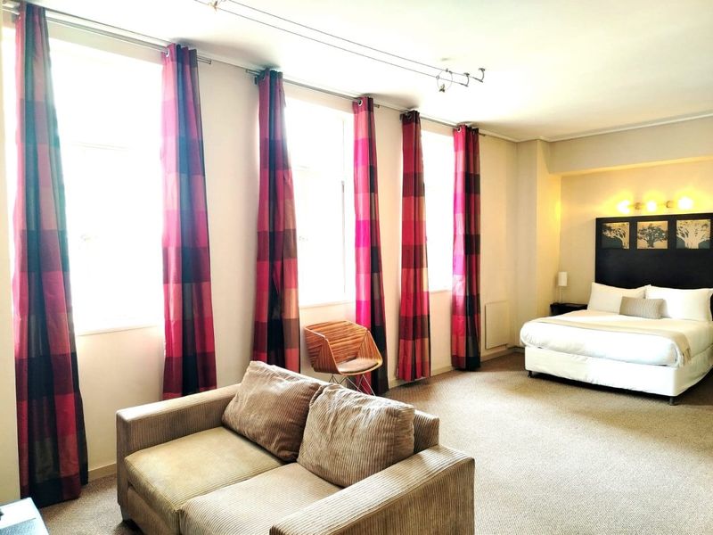 Spacious Fully Furnished Bachelor Apartment for sale in Mapungubwe Hotel Apartments, Marshalltown  - Photo 10