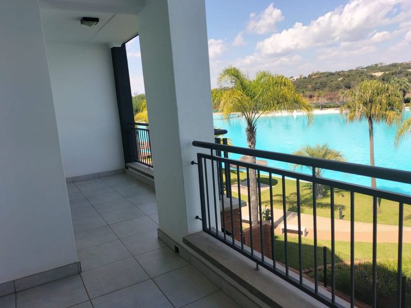 Luxurious Lagoon Facing 1 Bedroom Apartment for sale at the Blyde Estate Pretoria  - Photo 10