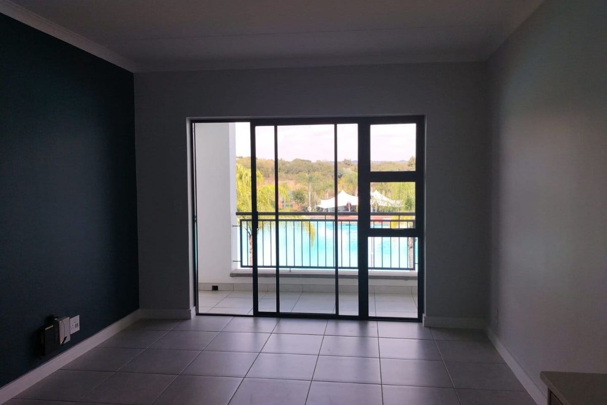 Luxurious Lagoon Facing 1 Bedroom Apartment for sale at the Blyde Estate Pretoria  - Photo 4