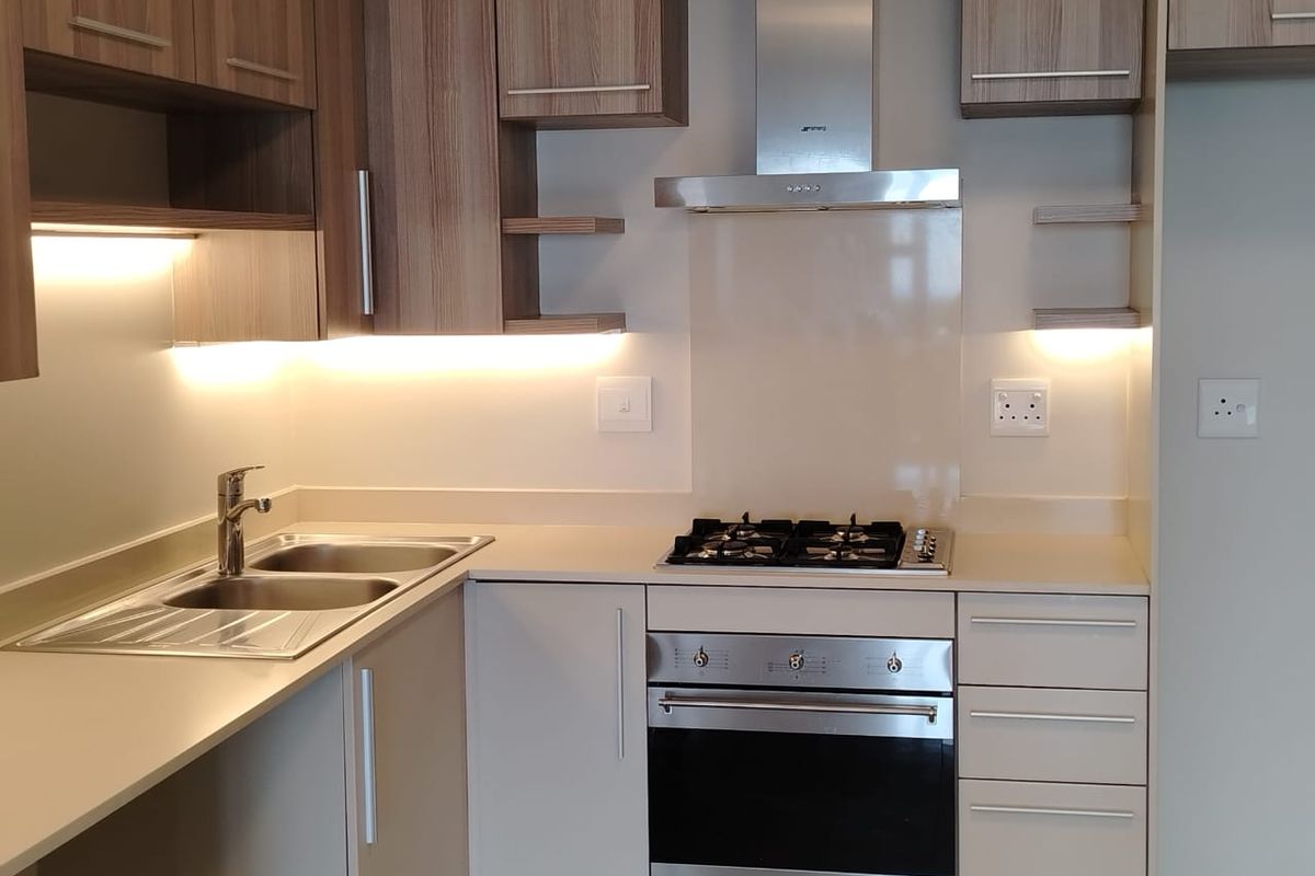 Stunning 2 Bedroom Apartment for sale in Rosebank, Sandton  - Photo 4