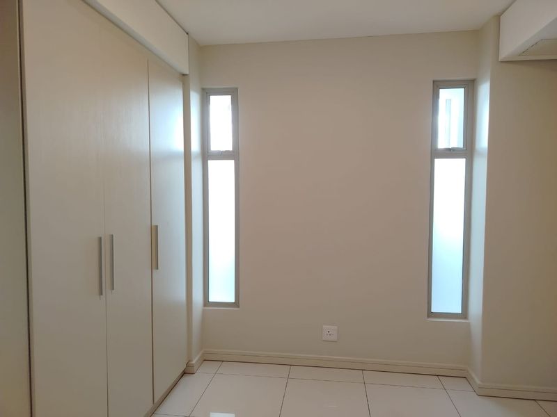 Stunning 2 Bedroom Apartment for sale in Rosebank, Sandton  - Photo 6