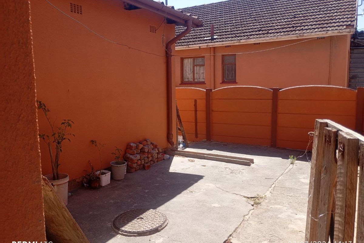 Price - Size - Location - Photo 3