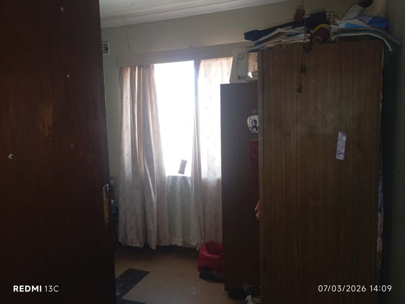 Price - Size - Location - Photo 10