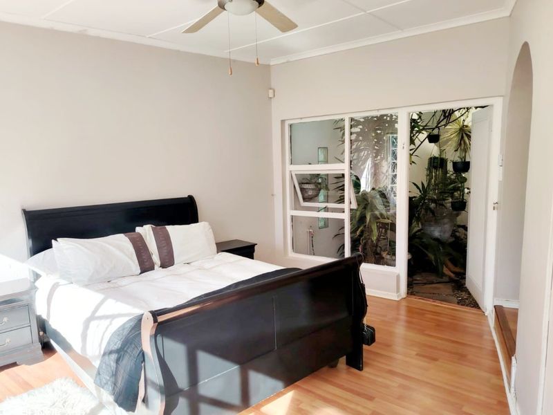 4 Bedroom House for Sale in Vincent Heights - Photo 7