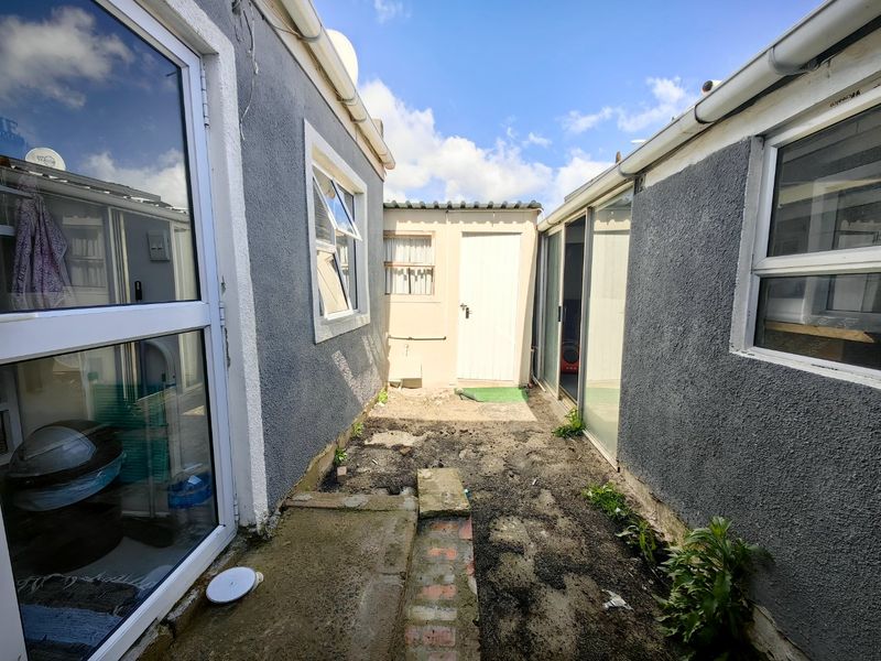 2 Bedroom Rental in Bridgetown - Maximum 3 occupants allowed - Photo 3