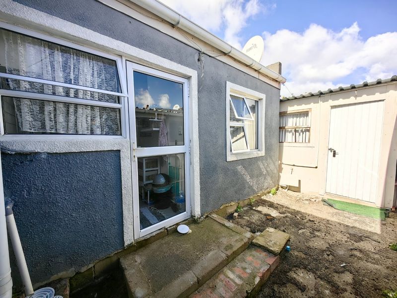 2 Bedroom Rental in Bridgetown - Maximum 3 occupants allowed - Photo 2