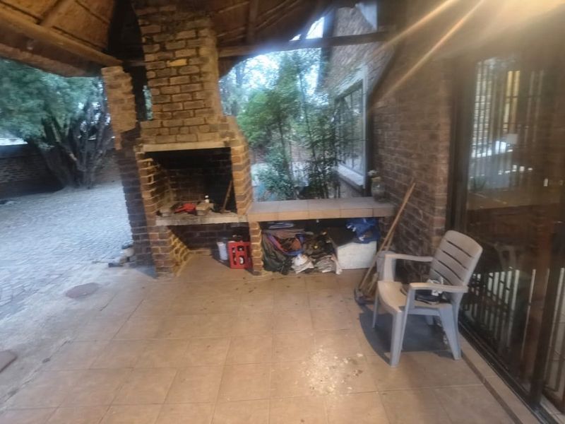 3 Bedroom House for Sale in Crystal Park - Photo 10