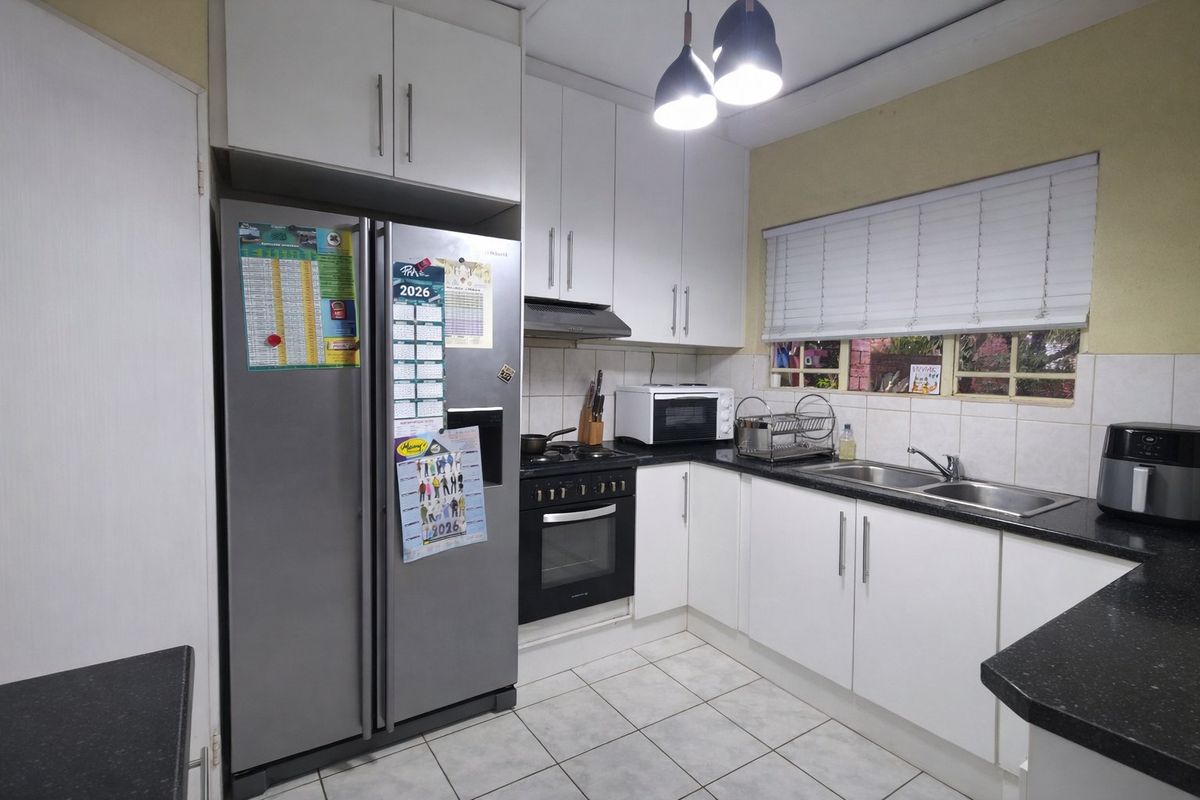 3 Bedroom Town house for Sale in Heuwelsig Estate, Centurion – Double Security Living! - Photo 4