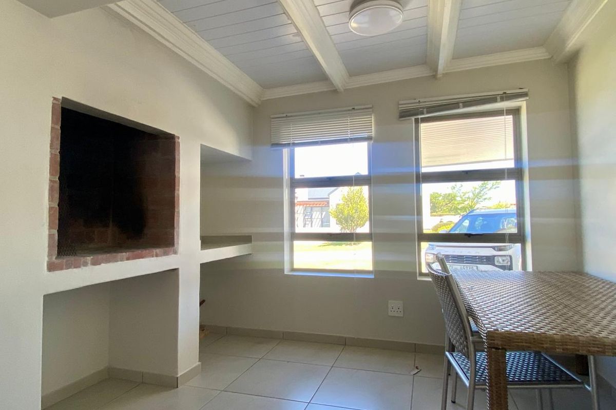 MODERN FAMILY DUET IN BLUE MOUNTAIN VILLAGE WITH SCENIC MOUNTAIN VIEWS - Photo 5