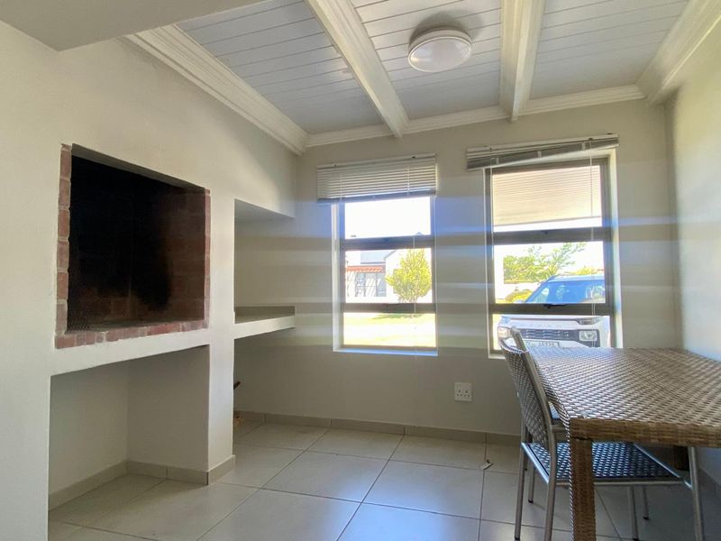 MODERN FAMILY DUET IN BLUE MOUNTAIN VILLAGE WITH SCENIC MOUNTAIN VIEWS - Photo 5