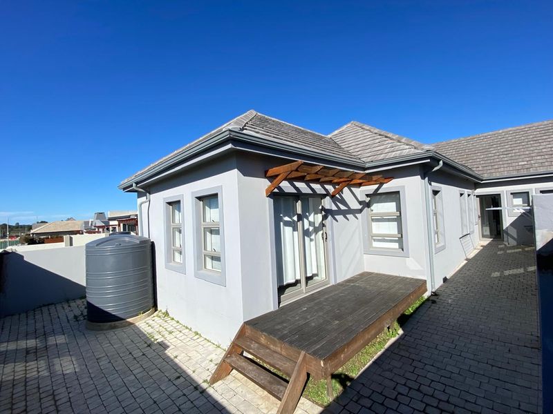 MODERN FAMILY DUET IN BLUE MOUNTAIN VILLAGE WITH SCENIC MOUNTAIN VIEWS - Photo 10