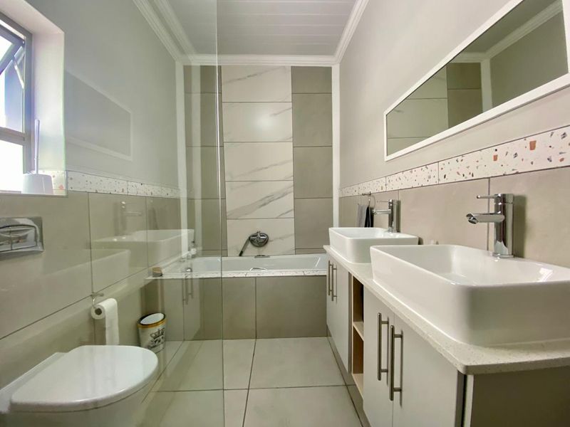 MODERN FAMILY DUET IN BLUE MOUNTAIN VILLAGE WITH SCENIC MOUNTAIN VIEWS - Photo 9