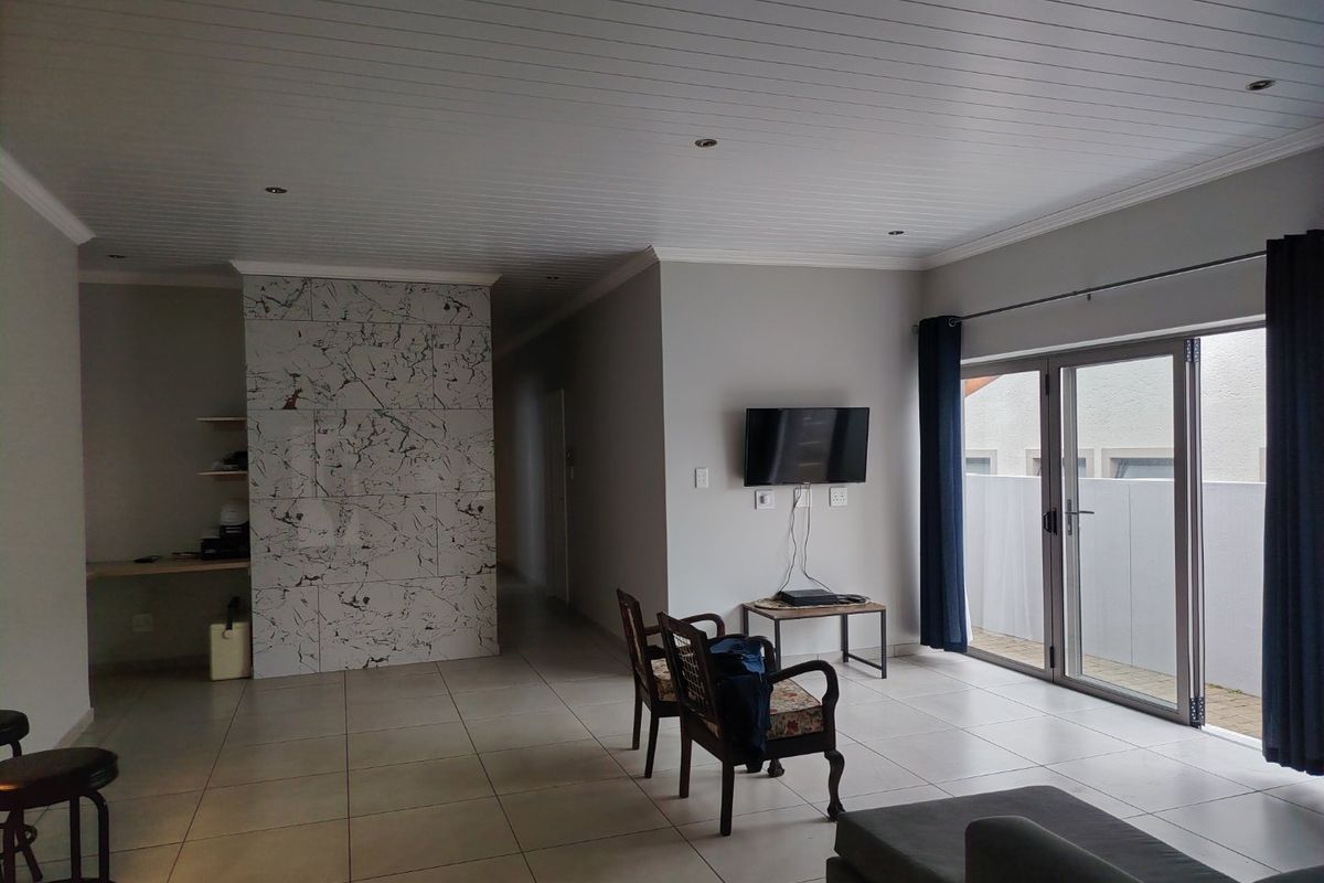 MODERN FAMILY DUET IN BLUE MOUNTAIN VILLAGE WITH SCENIC MOUNTAIN VIEWS - Photo 4