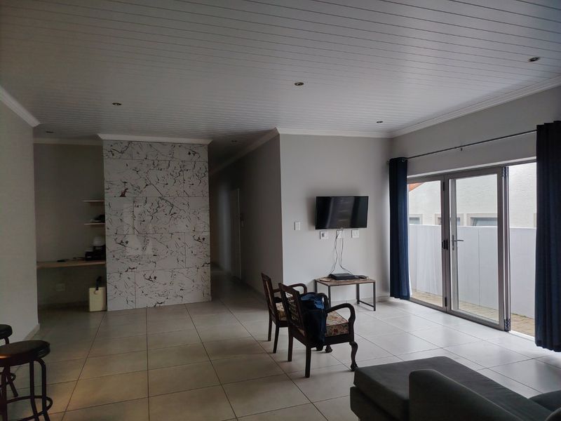 MODERN FAMILY DUET IN BLUE MOUNTAIN VILLAGE WITH SCENIC MOUNTAIN VIEWS - Photo 4